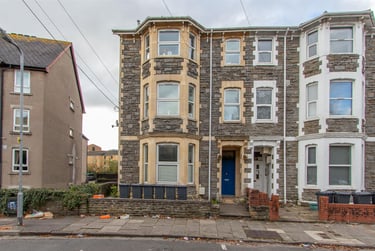 2 bed house, Richmond Crescent, City Centre, Cardiff, CF243AH - Image 1
